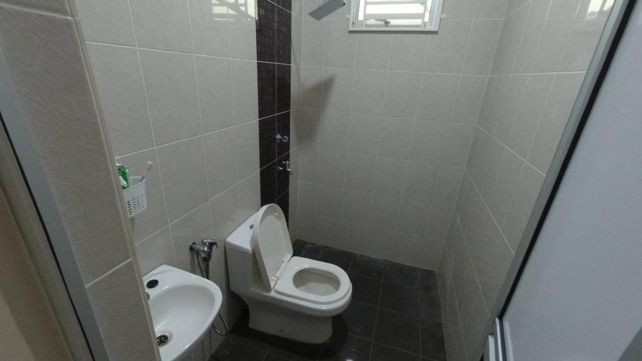 Auni Homestay Kuala Terengganu Ngoại thất bức ảnh